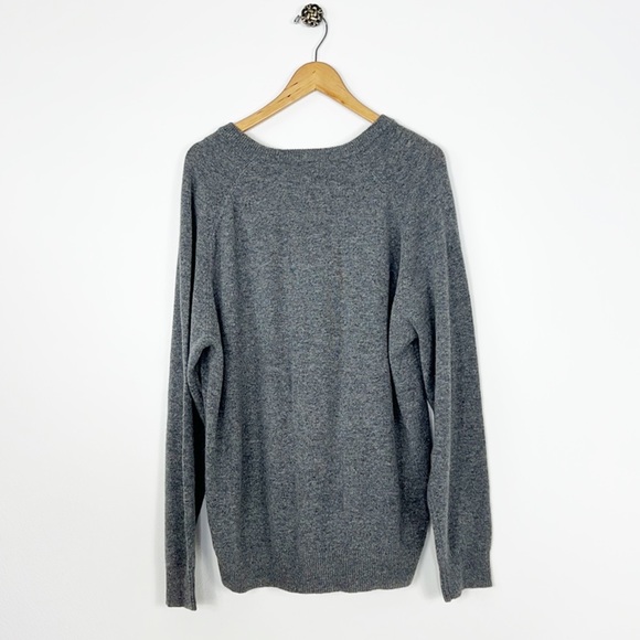 Men LL Bean Wool V-Neck Sweater - Picture 7 of 12